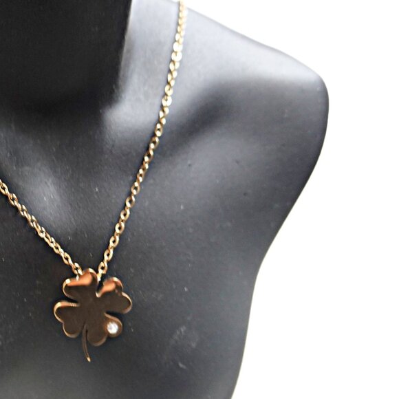 Shamrock Clover Jewelry Gold Necklace NEW - Picture 2 of 3